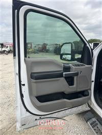 2017 Ford F350 4X2 S/A CREW CAB DUALLY T