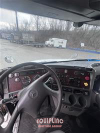 2003 Freightliner CST112