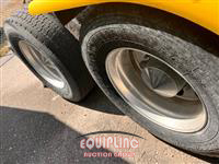 2014 Peterbilt 389 6X4 T/A GLIDER SLEEPER TRU