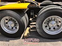 2014 Peterbilt 389 6X4 T/A GLIDER SLEEPER TRU