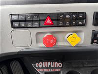 2021 Freightliner CASCADIA 126