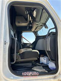 2020 Freightliner CASCADIA 6X4 T/A SLEEPER TRUCK