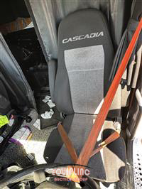 2020 Freightliner CASCADIA 6X4 T/A SLEEPER TRUCK