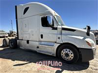 2020 Freightliner CASCADIA 6X4 T/A SLEEPER TRUCK