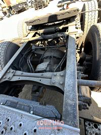 2020 Freightliner CASCADIA 6X4 T/A SLEEPER TRUCK