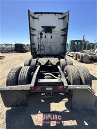 2020 Freightliner CASCADIA 6X4 T/A SLEEPER TRUCK