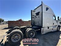 2020 Freightliner CASCADIA 6X4 T/A SLEEPER TRUCK