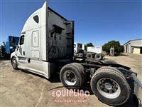 2020 Freightliner CASCADIA 6X4 T/A SLEEPER TRUCK