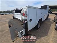 2017 Ford F550 4X2 S/A SERVICE BODY TRUC