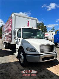2009 Freightliner M2 BOX TRUCK