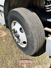 2011 Freightliner M2