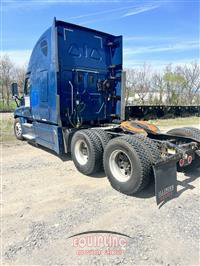 2016 Freightliner CASCADIA 6X4 T/A SLEEPER TRUCK