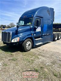 2016 Freightliner CASCADIA 6X4 T/A SLEEPER TRUCK