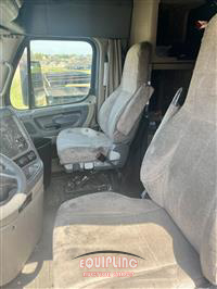 2016 Freightliner CASCADIA 6X4 T/A SLEEPER TRUCK