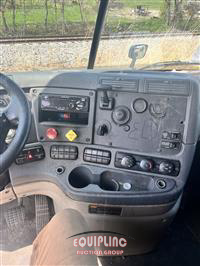 2016 Freightliner CASCADIA 6X4 T/A SLEEPER TRUCK