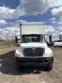 2018 International 4300 4X2 S/A 26FT BOX TRUCK
