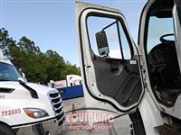2015 Freightliner M2 6X4 T/A  24FT FLATBED TRUCK