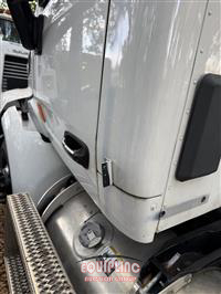 2022 Peterbilt 579 4X2 S/A CAB & CHASSIS