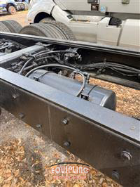 2022 Peterbilt 579 4X2 S/A CAB & CHASSIS