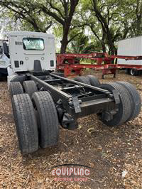 2022 Peterbilt 579 4X2 S/A CAB & CHASSIS