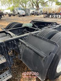 2015 Freightliner CASCADIA 6X4 T/A SLEEPER TRUCK