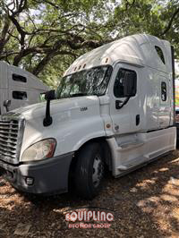 2015 Freightliner CASCADIA 6X4 T/A SLEEPER TRUCK