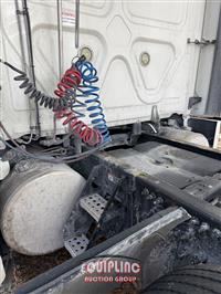 2015 Freightliner CASCADIA 6X4 T/A SLEEPER TRUCK