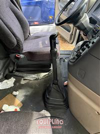 2015 Freightliner CASCADIA 6X4 T/A SLEEPER TRUCK