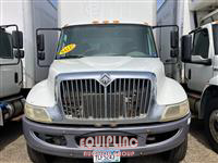 2017 International 4300 6X2 S/A 26FT NON CDL BOX 