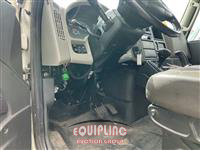 2017 International 4300 6X2 S/A 26FT NON CDL BOX 