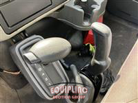 2017 International 4300 6X2 S/A 26FT NON CDL BOX 