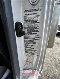 2015 Isuzu NPR 4X2 16FT BOX TRUCK