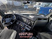 2018 Freightliner CASCADIA 6X4 T/A SLEEPER TRUCK