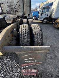 2018 Freightliner CASCADIA 6X4 T/A SLEEPER TRUCK