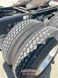 2019 Kenworth T680 6X4 T/A SLEEPER TRUCK TRA