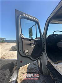 2020 Freightliner M2