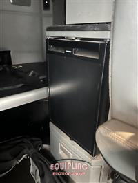 2019 Kenworth T680 6X4 T/A SLEEPER TRUCK TRA