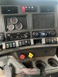 2019 Kenworth T680 6X4 T/A SLEEPER TRUCK TRA