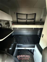 2023 Kenworth T680 6X4 T/A SLEEPER TRUCK TRA