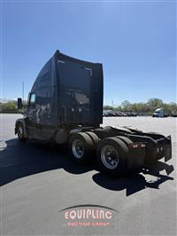 2023 Kenworth T680 6X4 T/A SLEEPER TRUCK TRA
