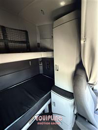 2023 Kenworth T680 6X4 T/A SLEEPER TRUCK TRA