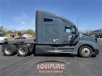 2023 Kenworth T680 6X4 T/A SLEEPER TRUCK TRA
