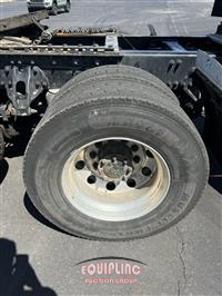 2023 Kenworth T680 6X4 T/A SLEEPER TRUCK TRA