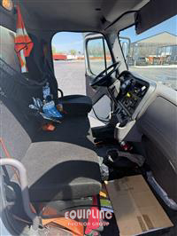 2019 Freightliner M2 4X2 S/A 26FT BOX TRUCK