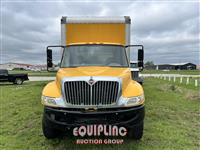2018 International 4300 4X2 S/A 26FT BOX TRUCK