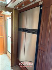 2005 FLEETWOOD AMERICAN S/A MOTOR COACH