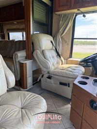 2005 FLEETWOOD AMERICAN S/A MOTOR COACH