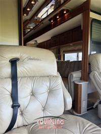 2005 FLEETWOOD AMERICAN S/A MOTOR COACH