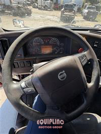 2015 Volvo VNL 6X4 T/A SLEEPER TRUCK TRAC