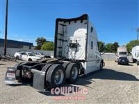 2021 Freightliner CASCADIA 6X4 T/A SLEEPER TRUCK